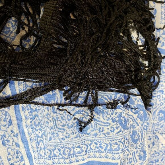 Lularoe monroe short sleeve kimono with fringe - Picture 3 of 5